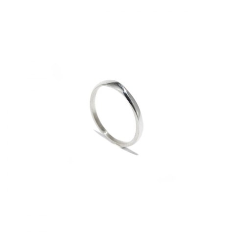 SIS / glossy silver ring