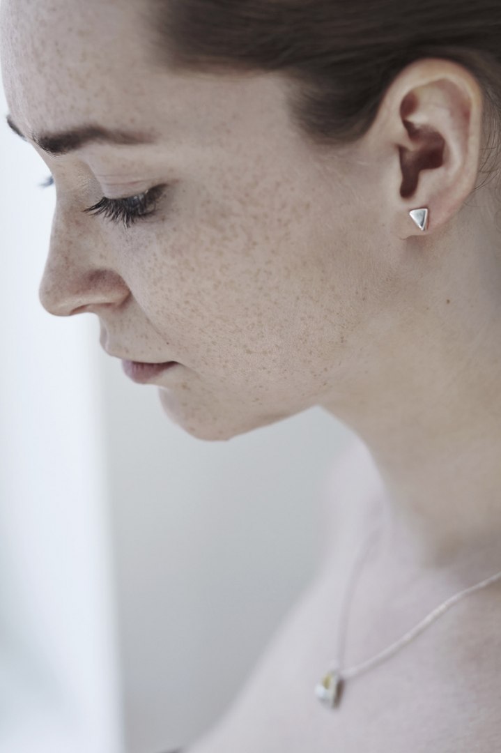 TRI mini / glossy silver earrings