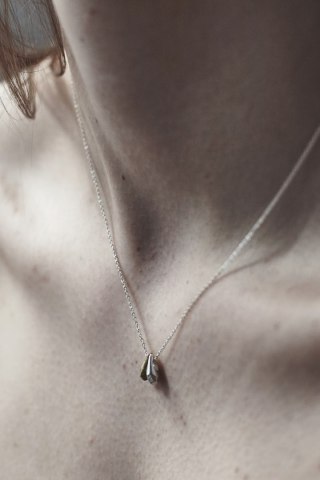 Teardrop little thing / necklace