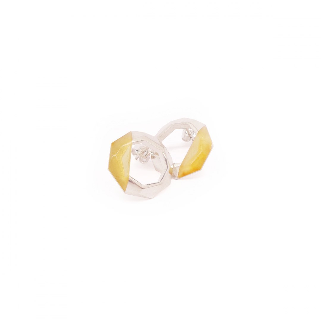 Label Amber - glossy silver earrings