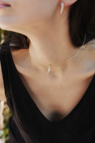 ONE EDGE / satin silver necklace