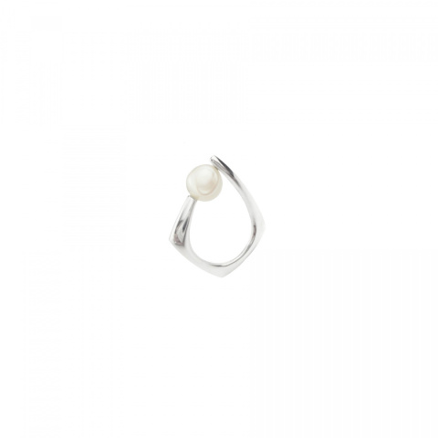 PEARL ring / glossy silver with white pearl