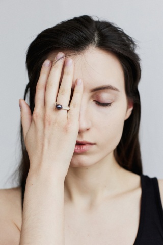 PEARL / satin silver ring with black pearl