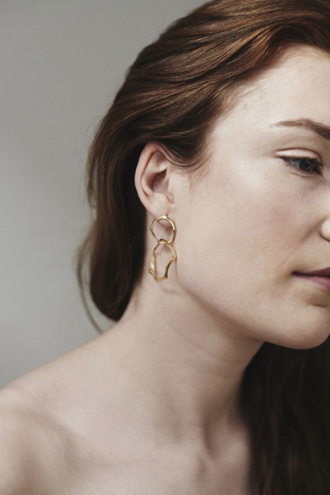 WAVES Circle asymmetrical / gold earrings