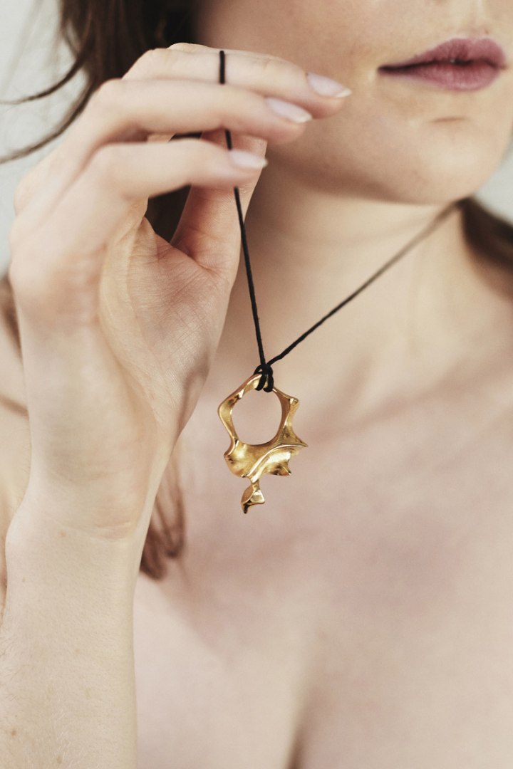 WAVES / Gold ring and necklace