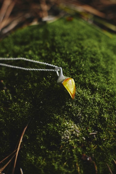 WAVES amber / silver necklace