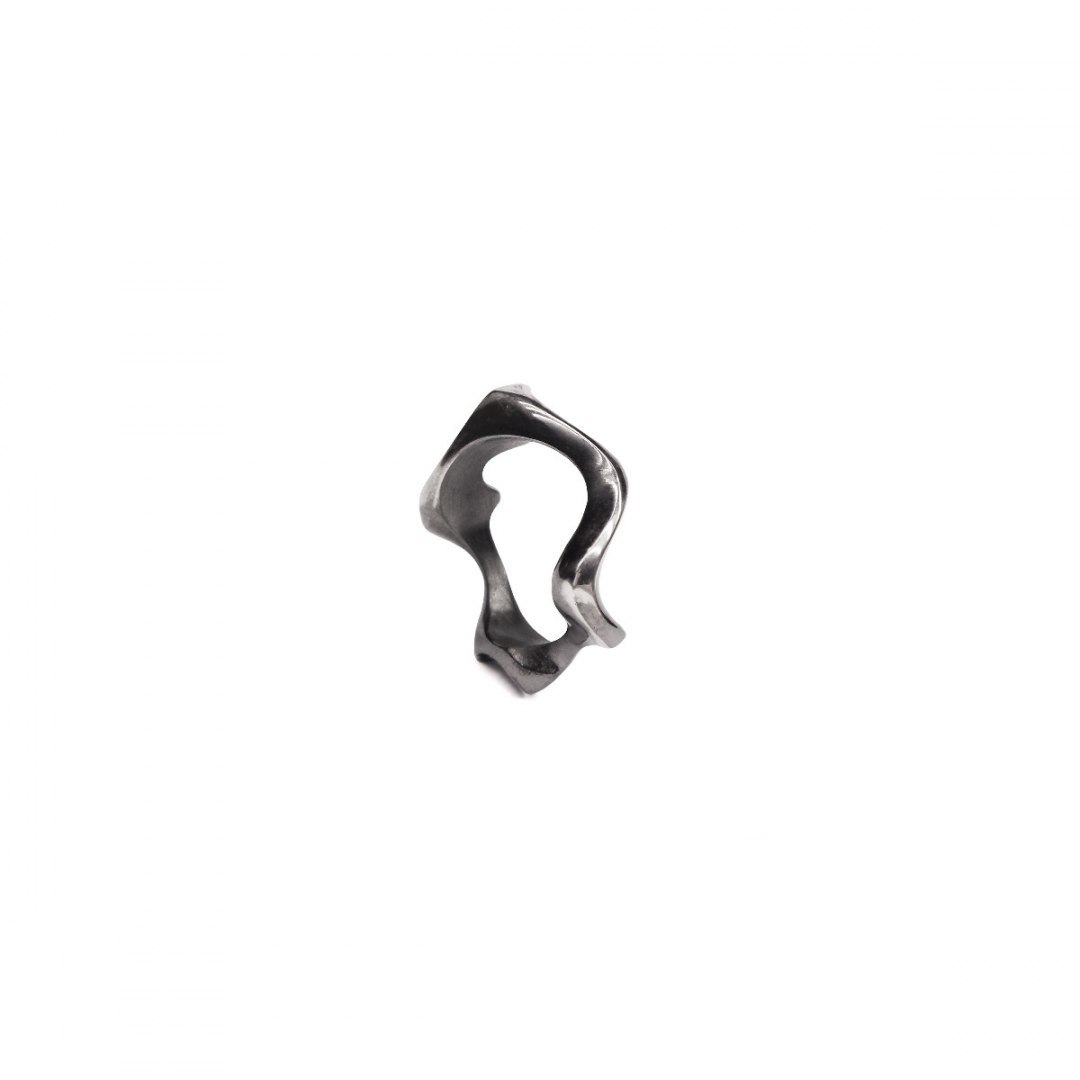 WAVES thick / black silver ring