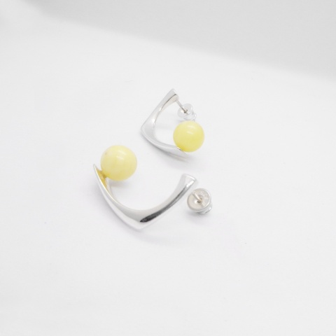 Amber as a Pearl / silver earrings with Amber