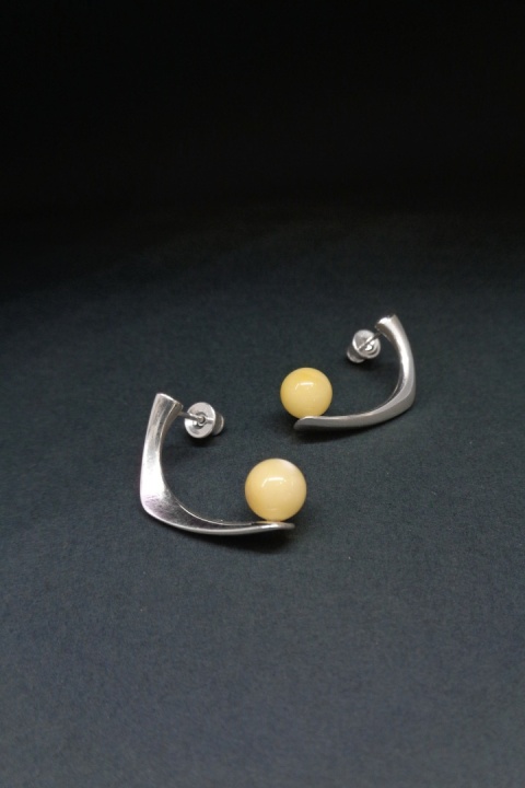 Amber as a Pearl / silver earrings with Amber