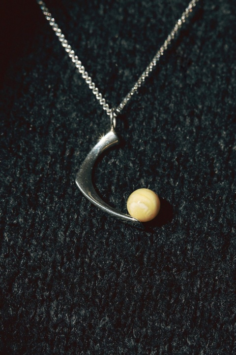 Amber as a Pearl / silver necklace with Amber