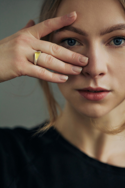 ONE EDGE BIG amber / silver ring