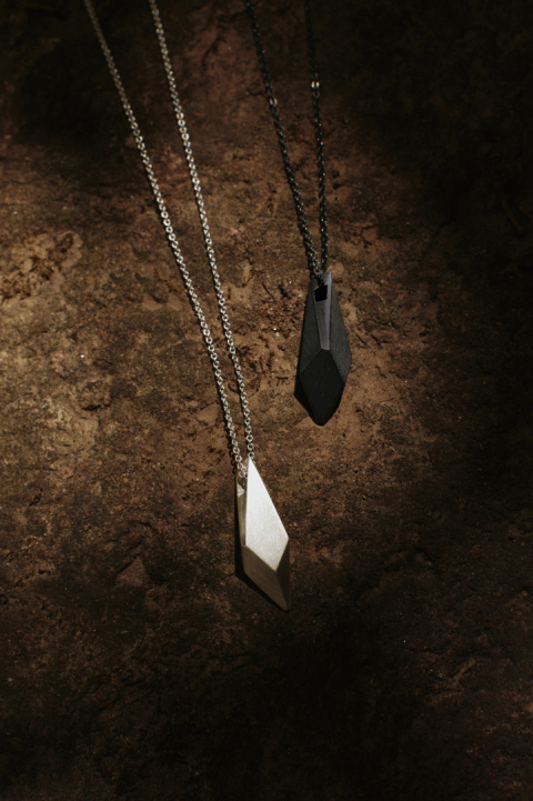 ONE EDGE / black silver necklace