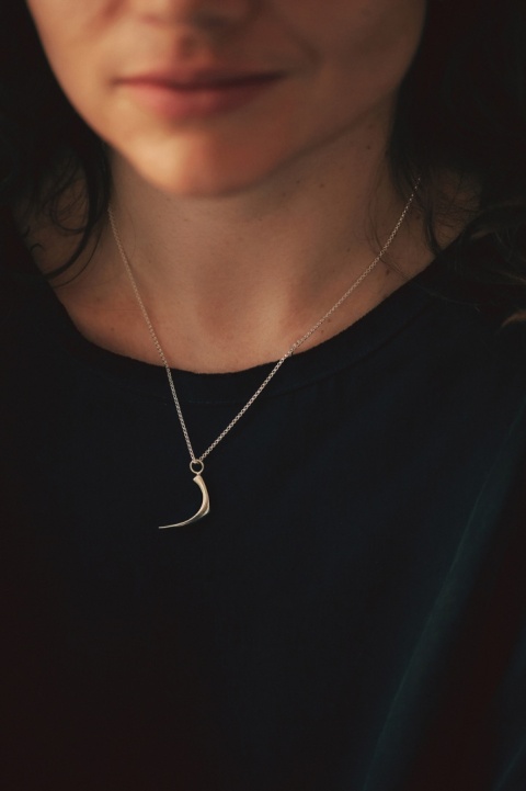 PEARL empty / glossy silver necklace
