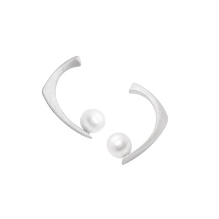PEARL / satin silver earrings with white pearl