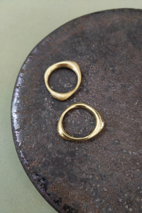SMOOTH / satin or glossy brass ring