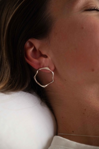 WAVES singe BIG Circle / silver earrings