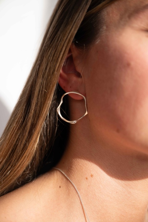 WAVES singe BIG Circle / silver earrings