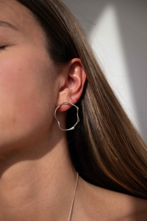 WAVES singe BIG Circle / silver earrings