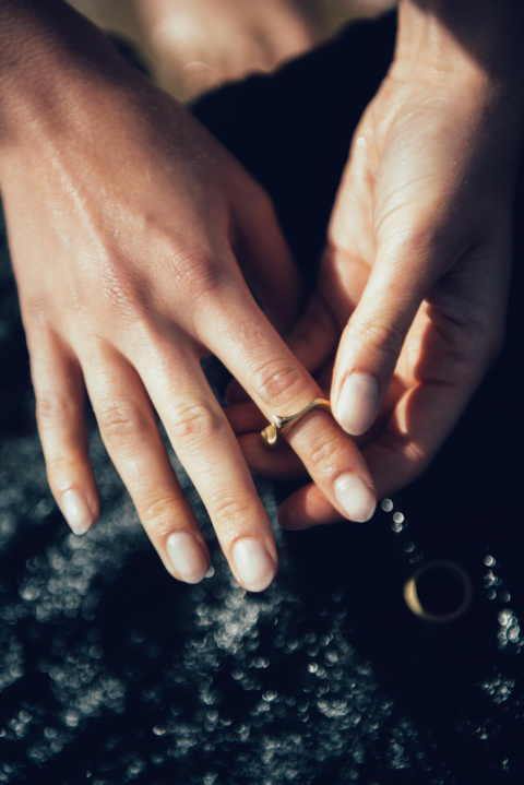 WAVES thick/ glossy brass ring